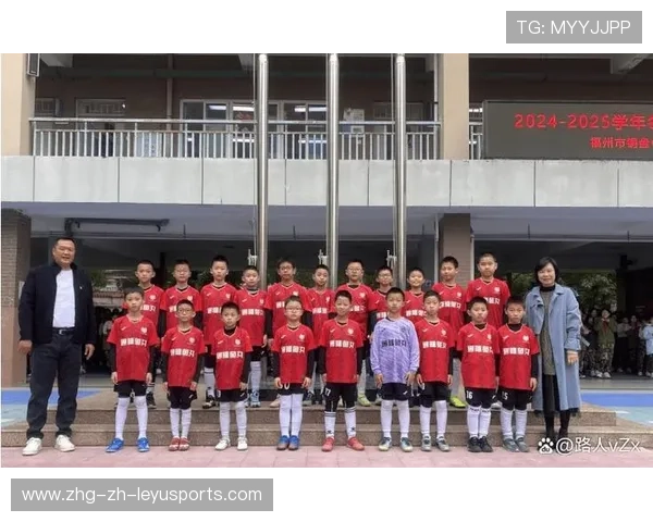 足球俱乐部在青训中与学校共建学训互认机制，俱乐部与中学足球培训合作协议